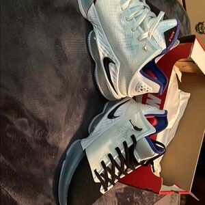 Nike White and Black Sneakers